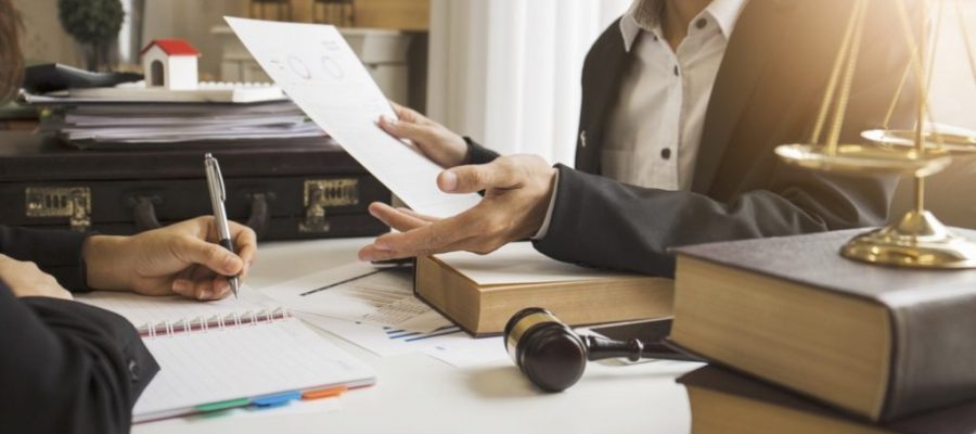 Business Law: 5 Reasons You Need a Lawyer for Your Business